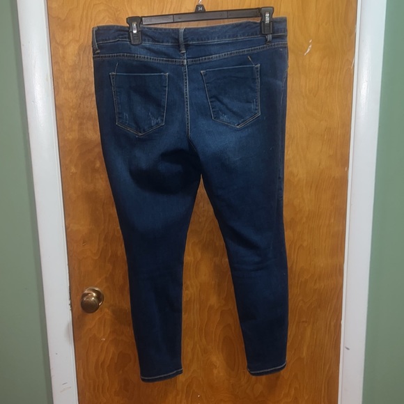 Mid Rise Jegging - Picture 2 of 2